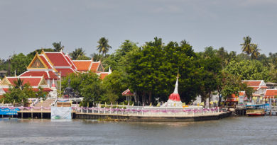 A bicycle ride around Koh Kret: Island in the city