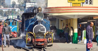 Darjeeling Himalayan Railway: The little blue train