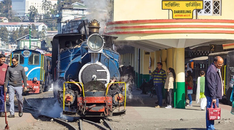 Steam train Darjeeling station