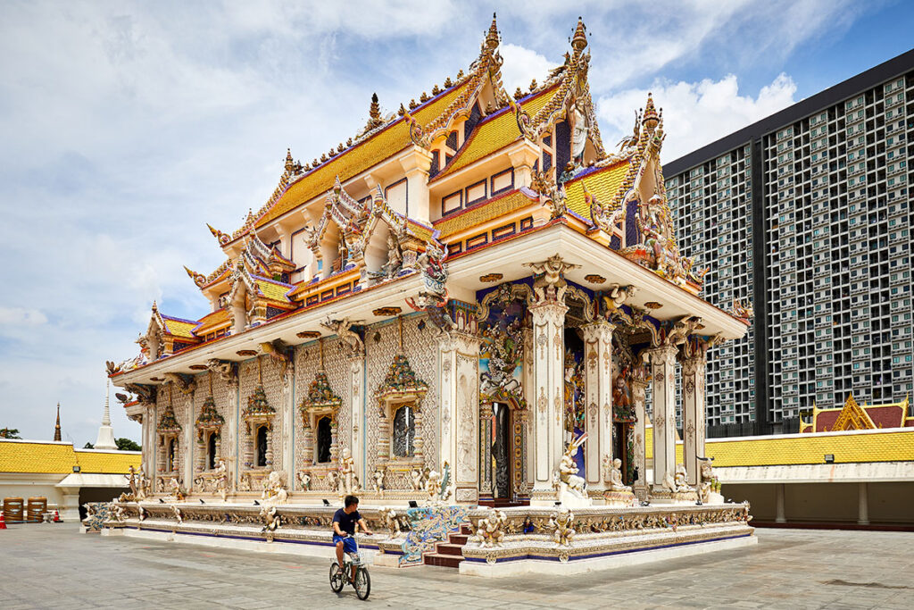 Wat Pariwat aka David Beckham temple